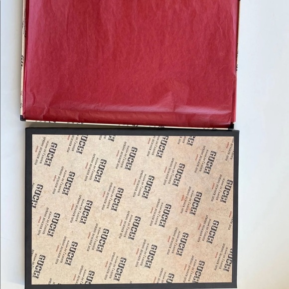 Gucci Red Silk With Gold Star Print And "GUCCY" Logo Scarf/wrap - Picture 8 of 11